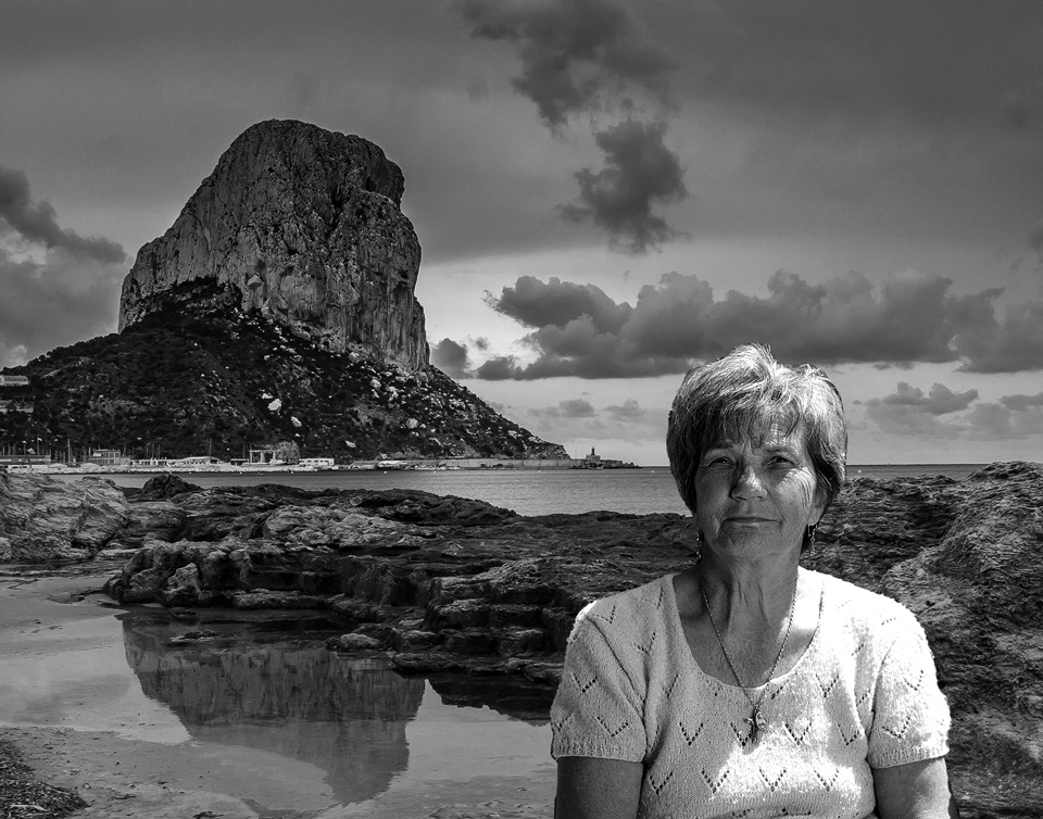 Montaje abuela blanco y negro